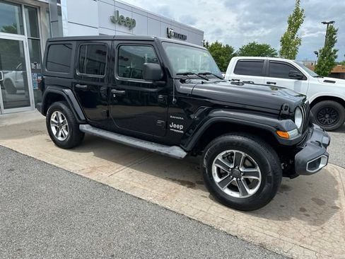 Used 2019 Jeep Wrangler Unlimited Sahara w/ Cold Weather Group AWD/4WD image 9