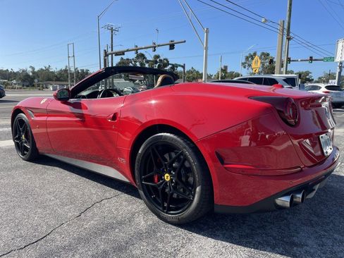 Used 2017 Ferrari California T image 6