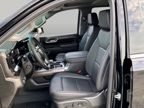 Used 2025 Chevrolet Silverado 1500 LTZ w/ LTZ Premium Texas Edition RWD image 8