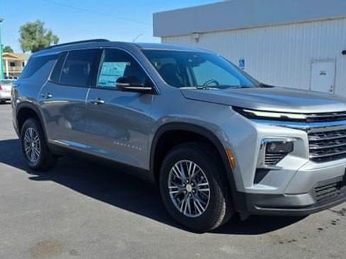 New 2026 Chevrolet Traverse LT w/ Driver Confidence Package AWD/4WD image 1