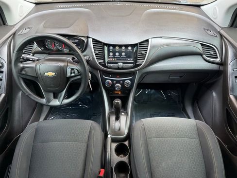 Used 2018 Chevrolet Trax LS FWD image 16