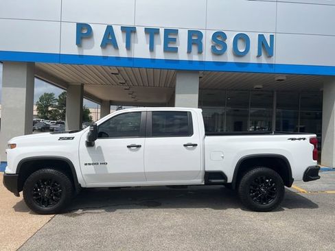 Used 2026 Chevrolet Silverado 2500 Custom w/ Custom Value Package AWD/4WD image 2