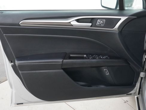 Used 2019 Ford Fusion SEL FWD image 19