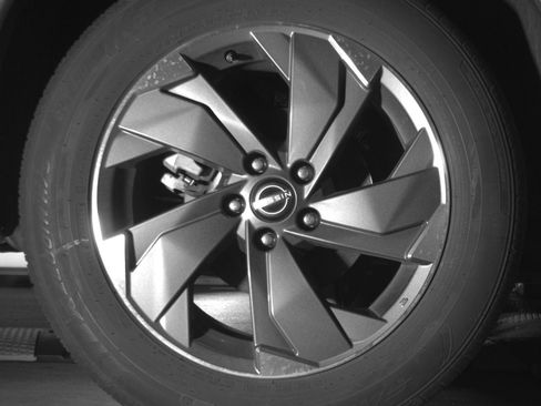 Used 2025 Nissan Rogue SV FWD image 15