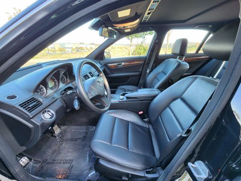 Used 2011 Mercedes-Benz C 300 Sedan image 19