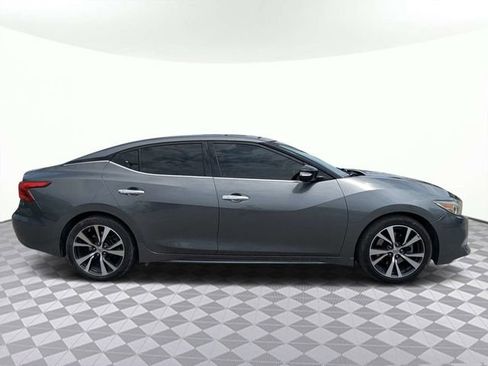 Used 2017 Nissan Maxima Platinum FWD image 3