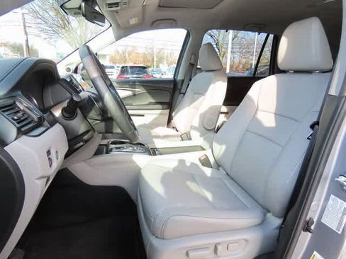 Certified 2022 Honda Pilot Special Edition image 12