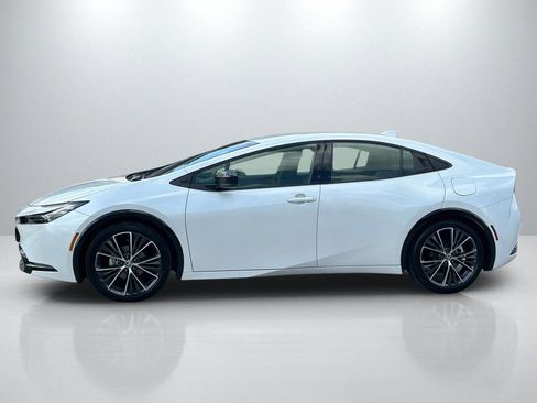 Used 2025 Toyota Prius XLE image 8