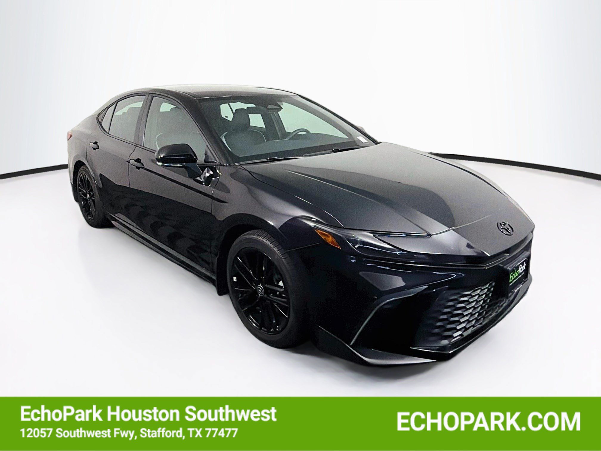 Used 2026 Toyota Camry SE w/ Convenience Package FWD image 1
