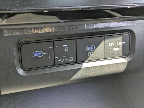 Certified 2025 Hyundai Tucson Limited image 24