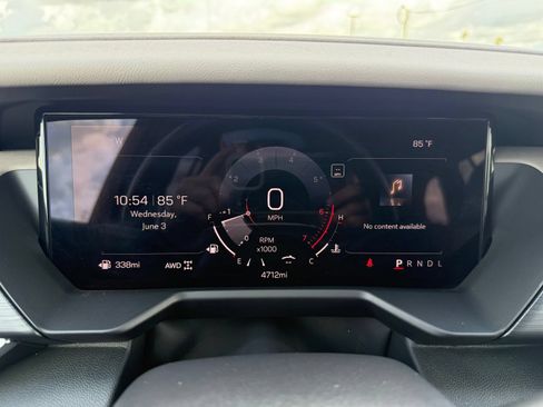 Used 2026 GMC Acadia Elevation w/ Elevation Premium Package AWD/4WD image 27