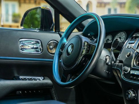 Used 2019 Rolls-Royce Wraith RWD image 39