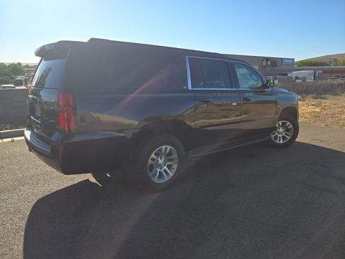 Used 2019 Chevrolet Suburban LT image 5