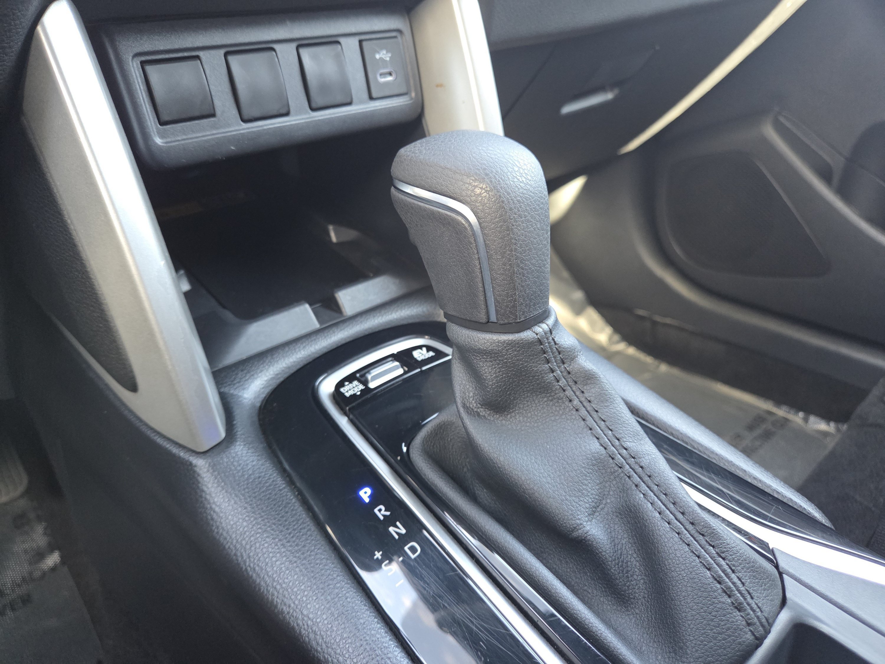 Certified 2024 Toyota Corolla Cross AWD Hybrid image 36