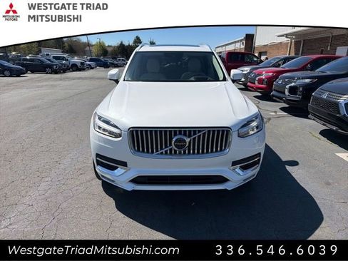 Used 2022 Volvo XC90 T6 Inscription w/ Advanced Package AWD/4WD image 2
