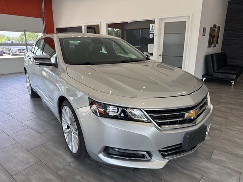 Used 2017 Chevrolet Impala Premier w/ Enhanced Convenience Package FWD image 5