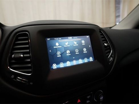 Used 2020 Jeep Compass Latitude w/ Cold Weather Group image 6