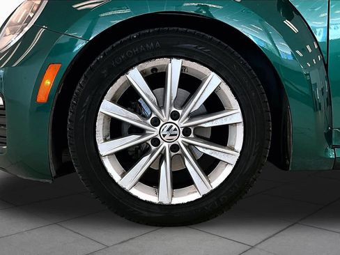 Used 2018 Volkswagen Beetle 2.0T S w/ Style & Comfort Package For S FWD image 9