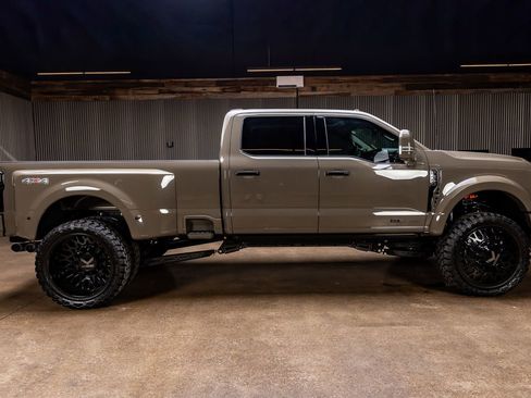 Used 2026 Ford F450 Platinum w/ Platinum Plus Package image 11