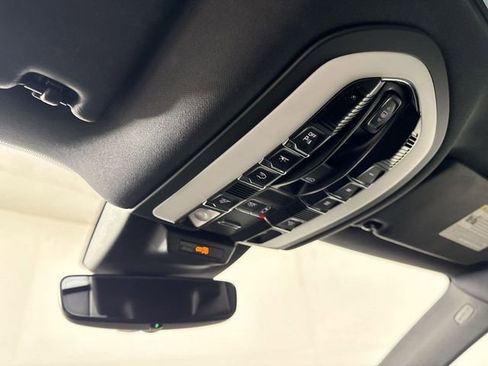 Used 2022 Porsche Macan S AWD/4WD image 9