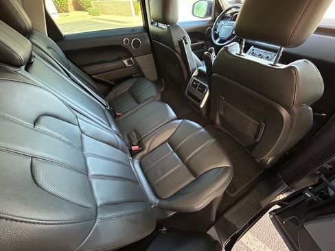 Used 2016 Land Rover Range Rover Sport SE image 18