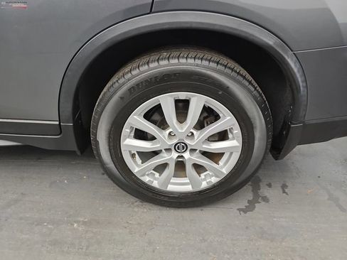 Used 2020 Nissan Rogue SV image 16