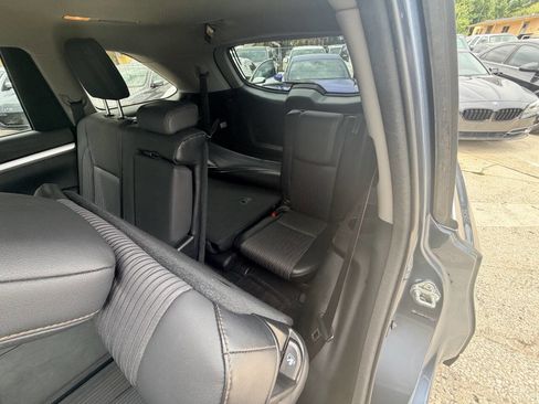Used 2014 Toyota Highlander Plus FWD image 11
