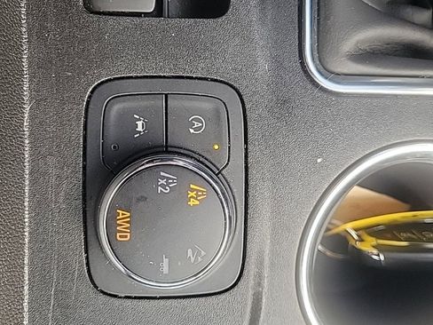 Used 2023 Chevrolet Traverse LT w/ LPO, Floor Liner Package image 20