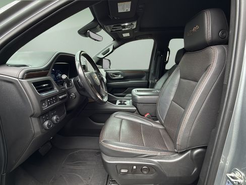 Used 2023 Chevrolet Suburban High Country w/ Premium Package 2 AWD/4WD image 15