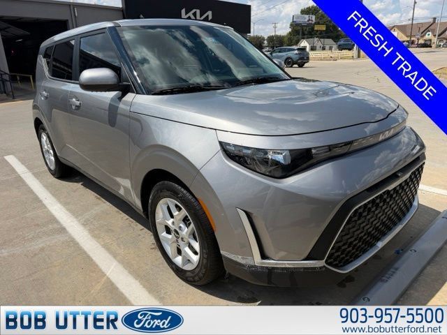 Used 2025 Kia Soul S FWD image 1