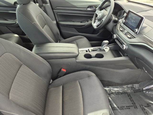 Used 2025 Nissan Altima 2.5 SV AWD/4WD image 24