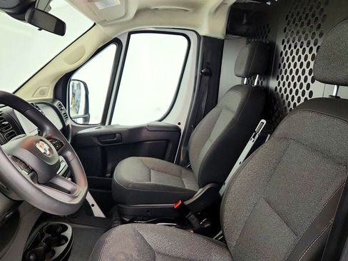 Used 2025 RAM ProMaster 2500 w/ U-Haul Equipment Group FWD image 17