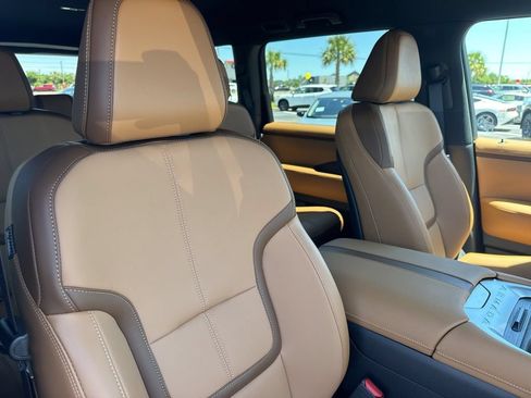 New 2026 Nissan Armada SL w/ Captain's Chari Seat Package RWD image 24