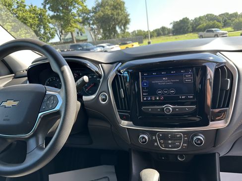 Certified 2021 Chevrolet Traverse LS FWD image 38