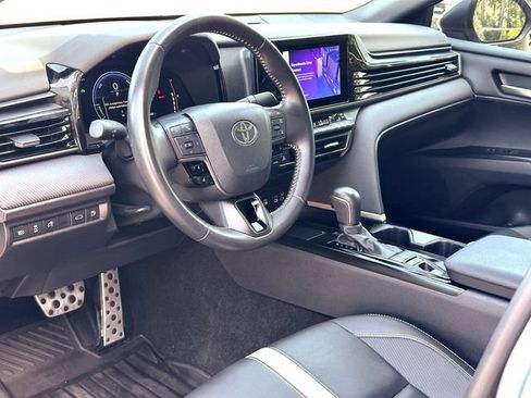 Used 2025 Toyota Camry SE w/ Convenience Package FWD image 13