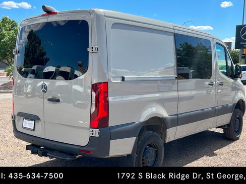 Used 2025 Mercedes-Benz Sprinter 2500 image 5