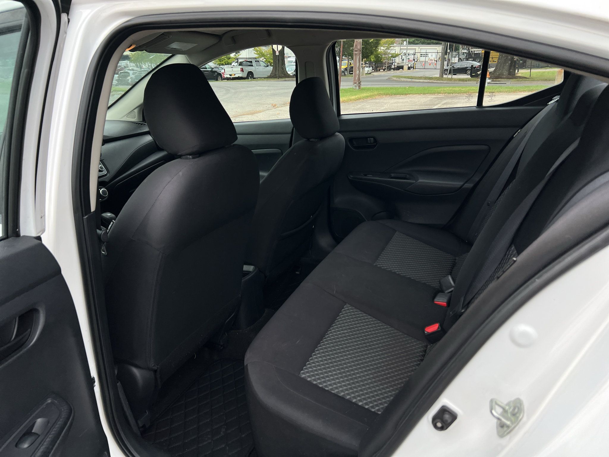 Used 2021 Nissan Versa S FWD image 11