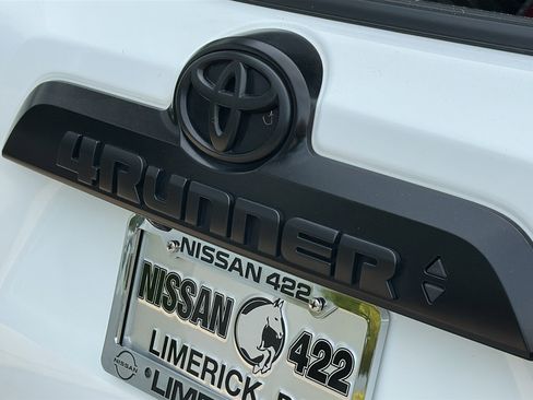 Used 2024 Toyota 4Runner TRD Off-Road Premium w/ Off Road Premium Plus Package AWD/4WD image 10