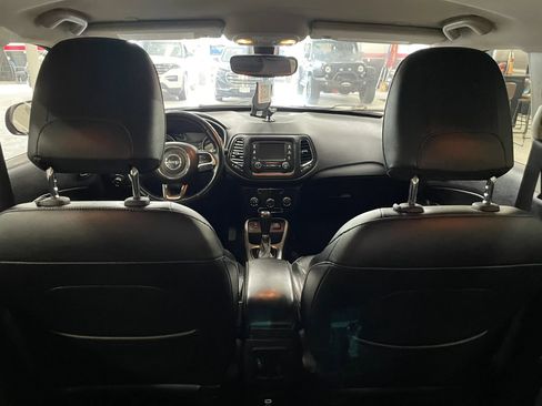 Used 2017 Jeep Compass Latitude FWD image 22