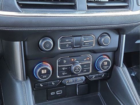 Used 2023 Chevrolet Suburban LT image 31