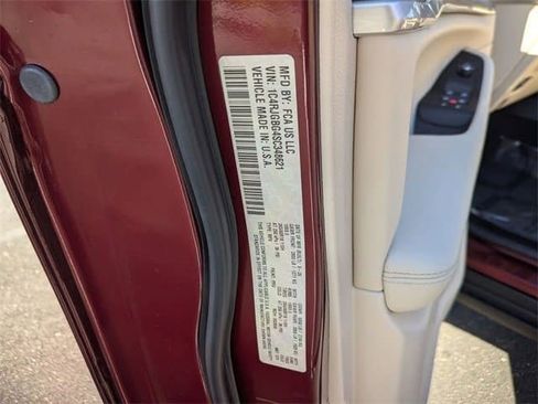 New 2025 Jeep Grand Cherokee Limited w/ Luxury Tech Group II RWD image 28