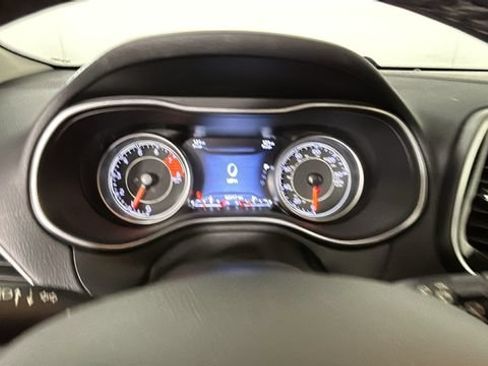 Used 2020 Jeep Cherokee Limited AWD/4WD image 18