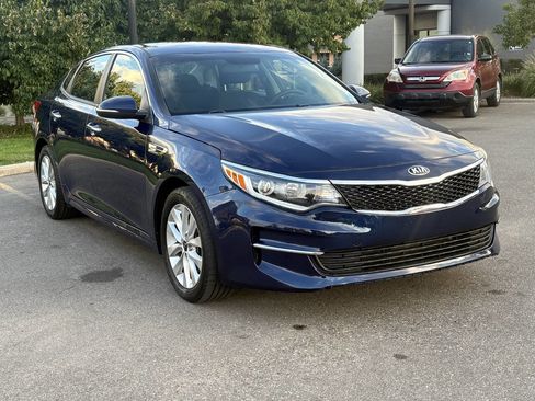 Used 2018 Kia Optima LX w/ 17" Alloy Wheels Package image 7