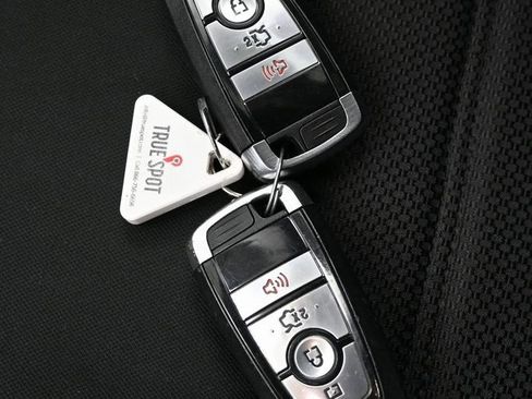 Used 2020 Ford Fusion SE image 30