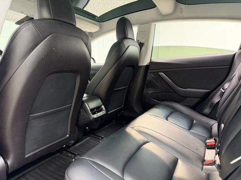 Used 2019 Tesla Model 3 Mid Range image 16