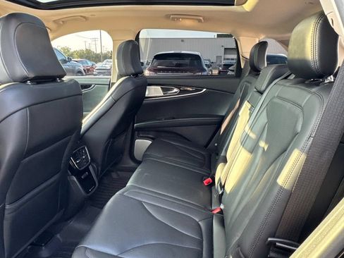 Used 2022 Lincoln Nautilus Reserve w/ Equipment Group 202A AWD/4WD image 18