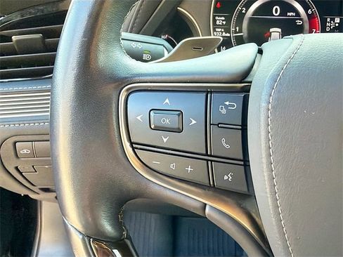 Used 2023 Lexus LS 500 AWD w/ Luxury Package image 38