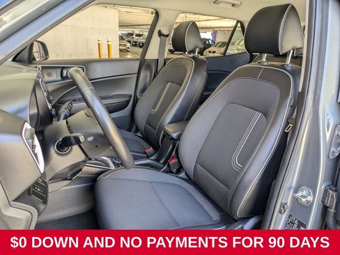 Used 2025 Hyundai Venue Limited FWD image 23