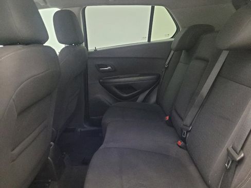 Used 2022 Chevrolet Trax LS w/ Tint and Cruise Package AWD/4WD image 18