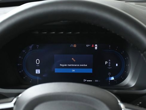 Used 2025 Volvo XC90 B5 Plus w/ Protection Package Premier image 19